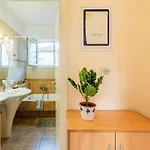 Spacious Urban Haven-family Home, Perfect Location 公寓