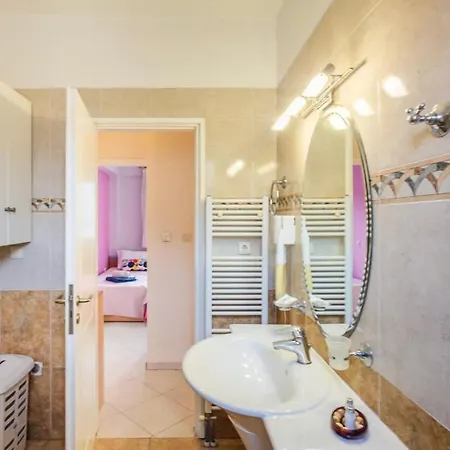 Spacious Urban Haven-family Home, Perfect Location * Kalamata