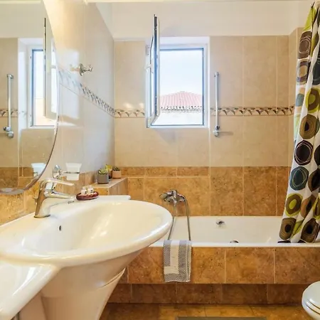 Spacious Urban Haven-family Home, Perfect Location * Kalamata