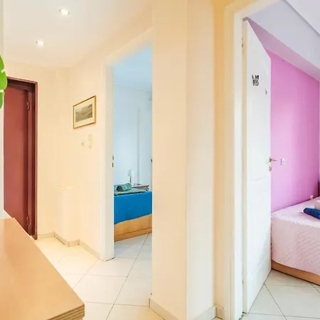 Spacious Urban Haven-family Home, Perfect Location アパート *