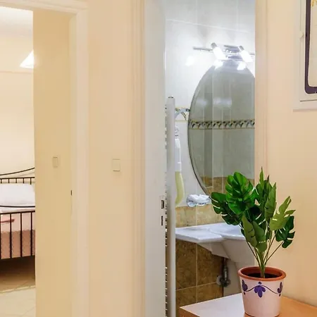 Spacious Urban Haven-family Home, Perfect Location * Kalamata