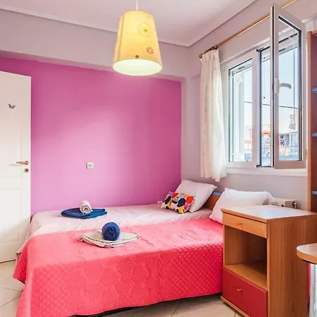 Spacious Urban Haven-family Home, Perfect Location アパート カラマタ