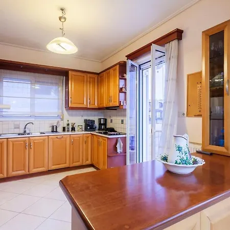 Spacious Urban Haven-family Home, Perfect Location * Kalamata