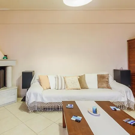 Spacious Urban Haven-family Home, Perfect Location Lägenhet *