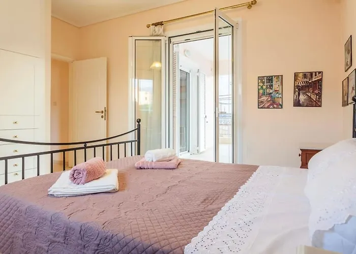 아파트 Spacious Urban Haven-family Home, Perfect Location 칼라마타