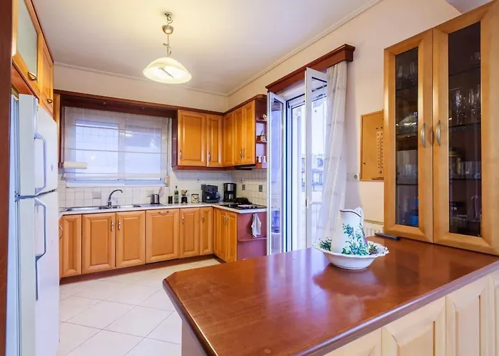 Spacious Urban Haven-family Home, Perfect Location * Kalamata