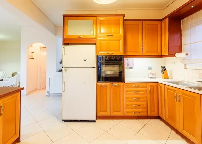 Spacious Urban Haven-family Home, Perfect Location 아파트