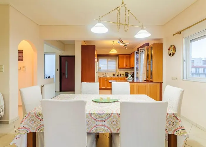 Spacious Urban Haven-family Home, Perfect Location *